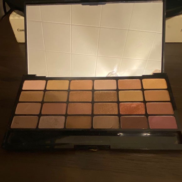 Urban Outfitters Palette - Picture 3 of 3